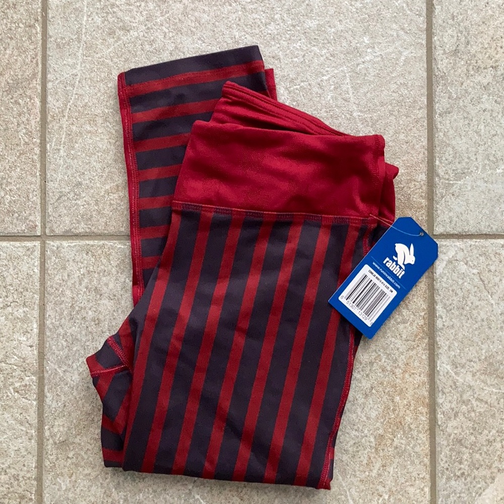 NWT rabbit Women's Running Conejo Capris - SM